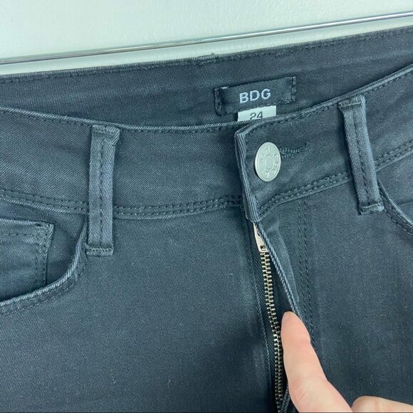 URBAN Outfitters‎ Ruffle Flare Jeans High Rise Black Size 24 Bell Bottom Denim - Picture 7 of 14